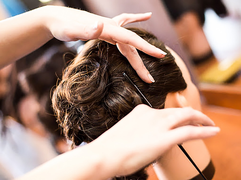 cursos academicos de peluqueria y estetica CARAVACA DE LA CRUZ
